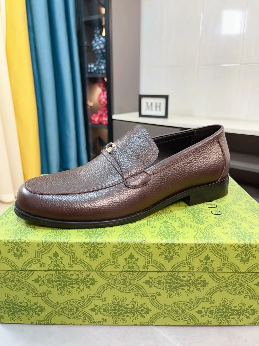 Men's shoes 💰500🌹🌹Niuli [GUCCI Gucci] A new style of formal men's leather shoes is coming~ The original quality upper is made of patent leather imported from Italy, the leather is soft and delicate, comfortable and soft first-layer cowhide lining, rubber wear-resistant outsole, the shoe shape is dignified and domineering, and the luxury charm cannot be concealed! The natural and free nouveau riche leads the trend. Code number: 38-44